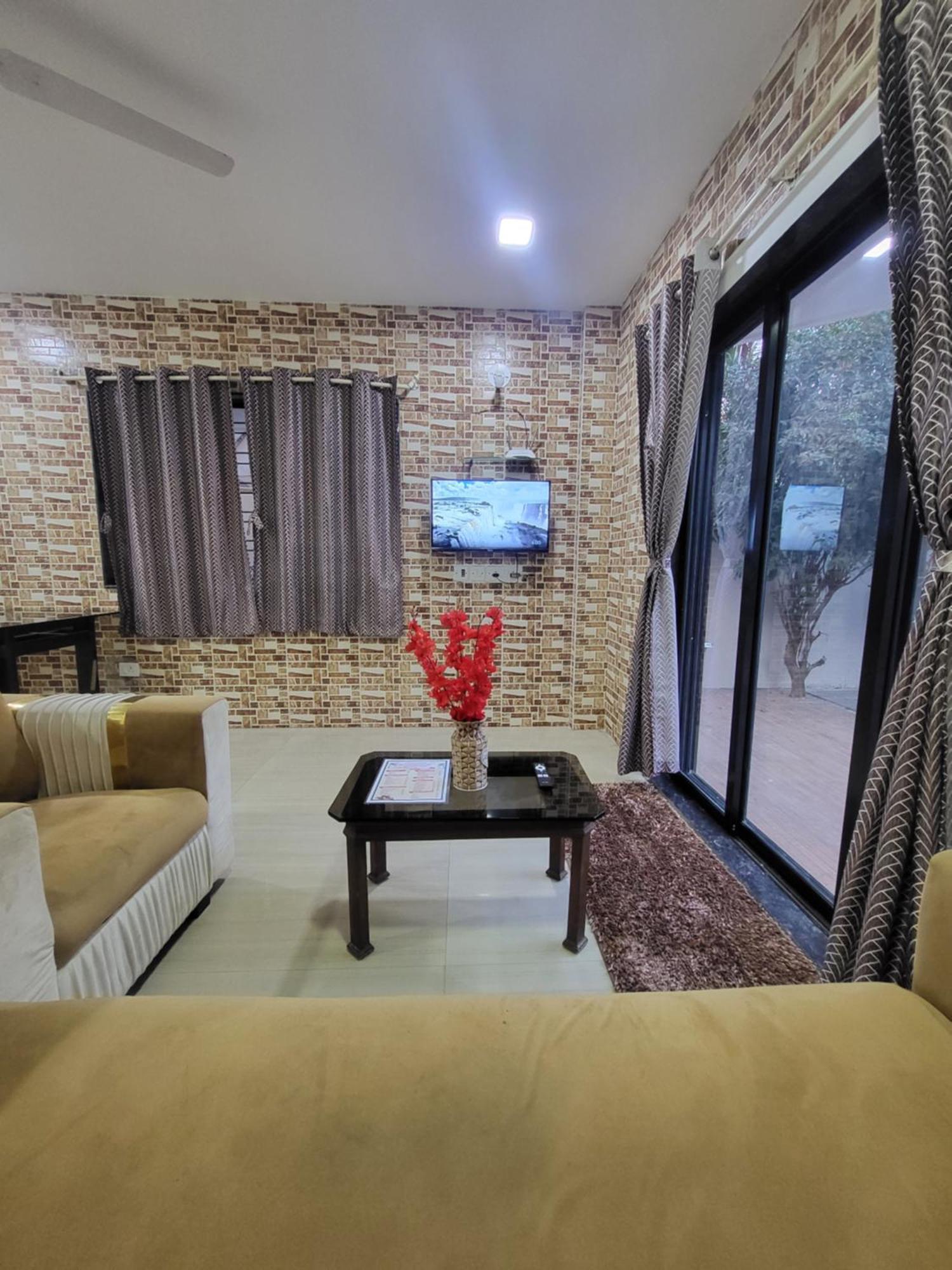 The Perfect Stays Para Disco Big Pool Cricket Turf Villa โลนาวาลา ภายนอก รูปภาพ