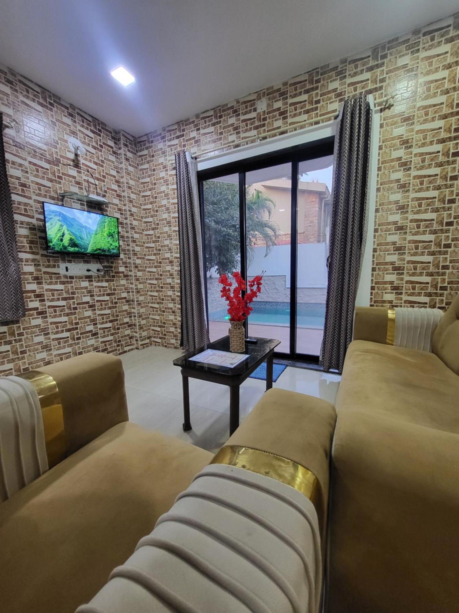 The Perfect Stays Para Disco Big Pool Cricket Turf Villa โลนาวาลา ภายนอก รูปภาพ