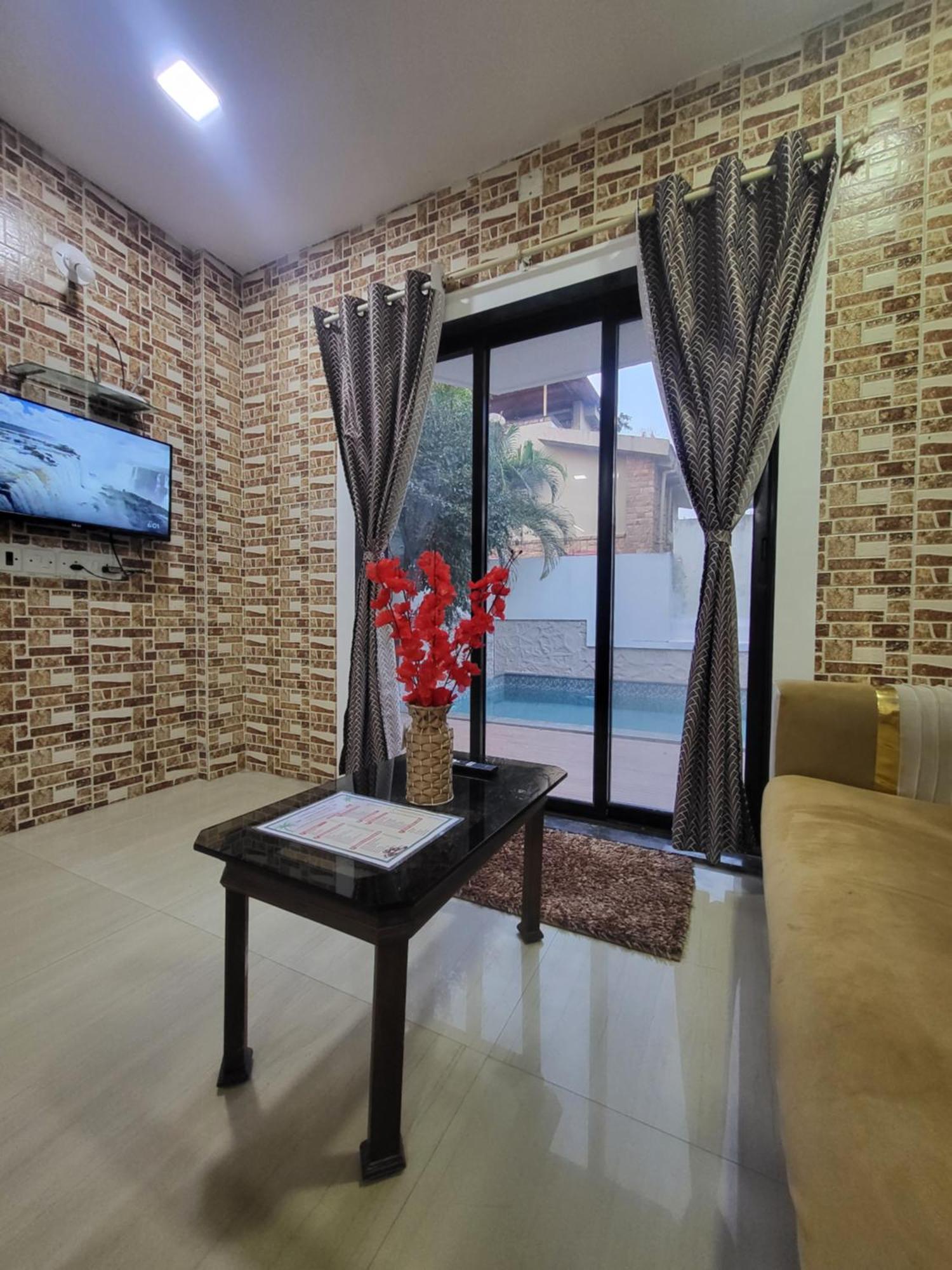 The Perfect Stays Para Disco Big Pool Cricket Turf Villa โลนาวาลา ภายนอก รูปภาพ