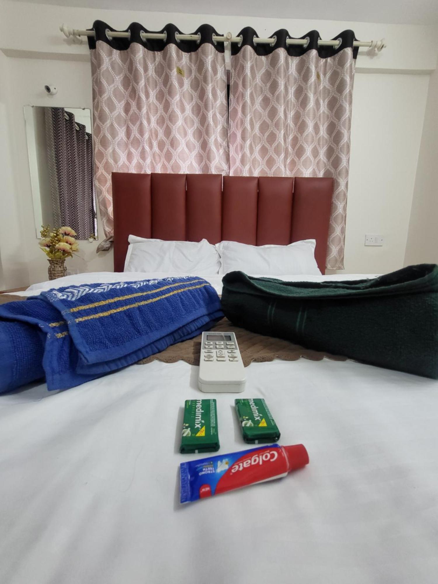 The Perfect Stays Para Disco Big Pool Cricket Turf Villa โลนาวาลา ภายนอก รูปภาพ